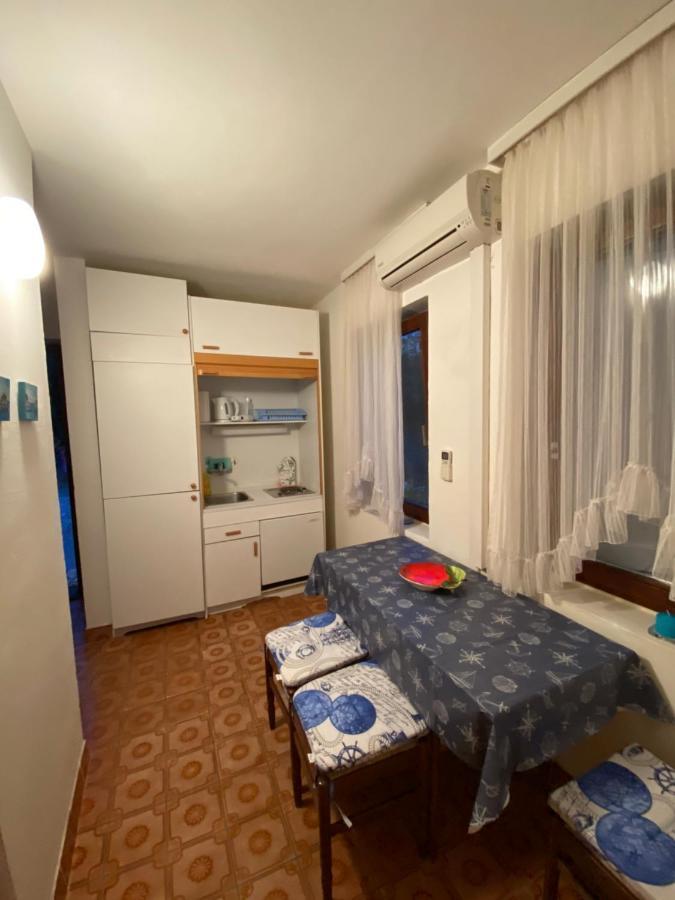 Apartments Stella-Dora Lopar Exterior photo